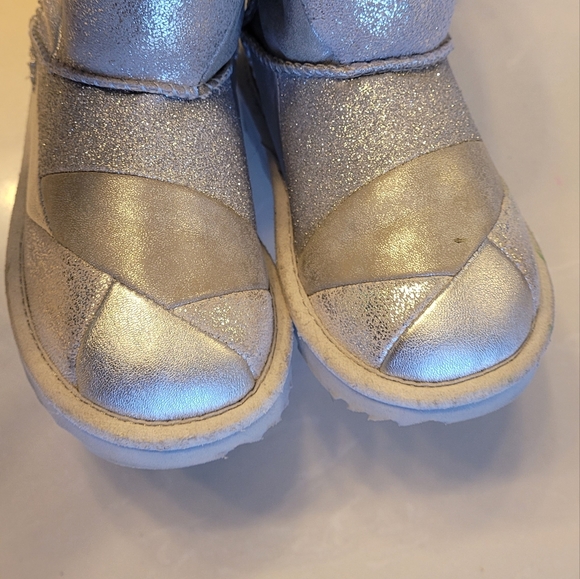 Uggs - Picture 5 of 5